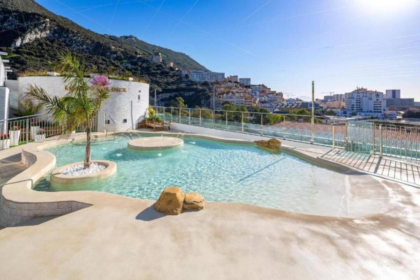 Urban Oasis At Luxurious Ocean Village Gibraltar Exteriör bild
