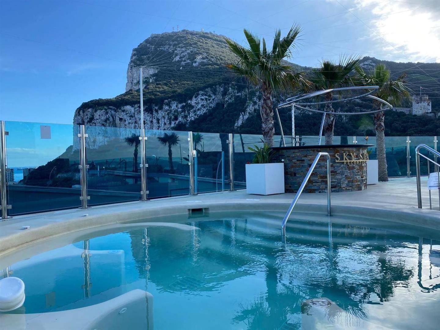 Urban Oasis At Luxurious Ocean Village Gibraltar Exteriör bild