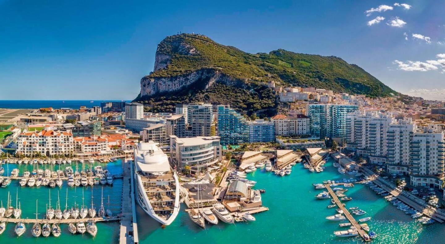 Urban Oasis At Luxurious Ocean Village Gibraltar Exteriör bild