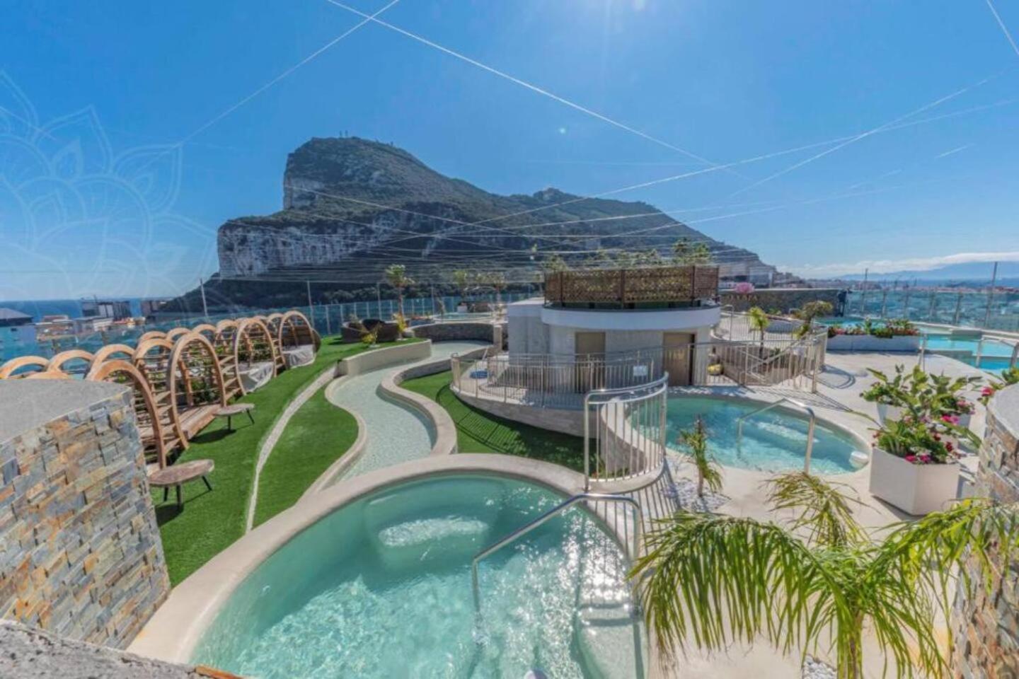 Urban Oasis At Luxurious Ocean Village Gibraltar Exteriör bild